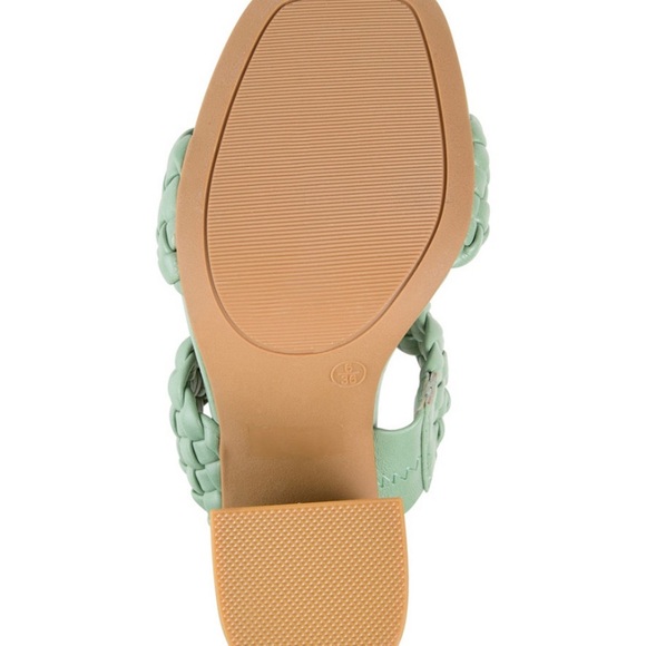 NWOT Journee Collection Melissa Woven Sandals - Picture 5 of 7
